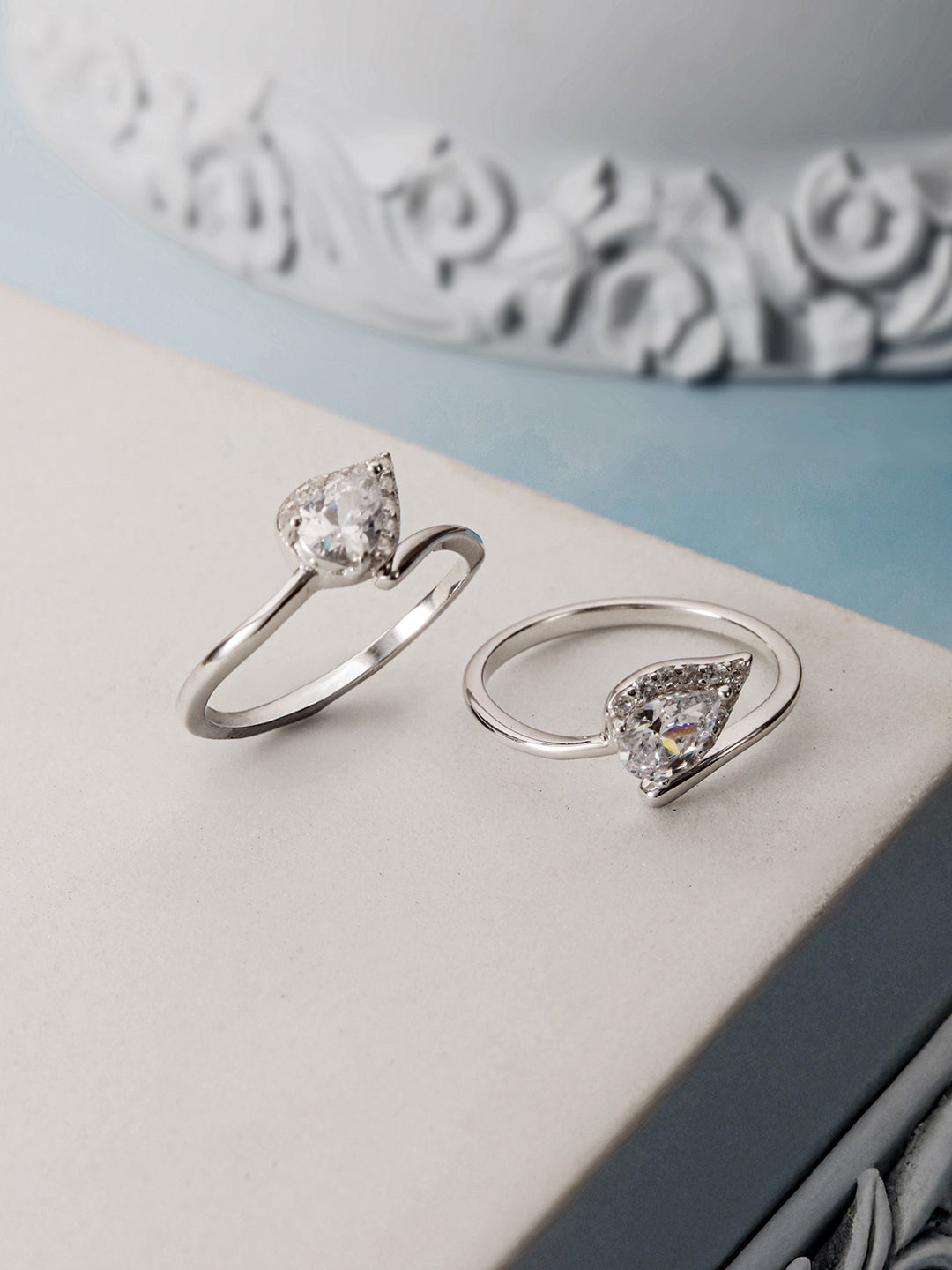 925 Sterling Silver  AD Studded Minimal Leafy Toe Ring